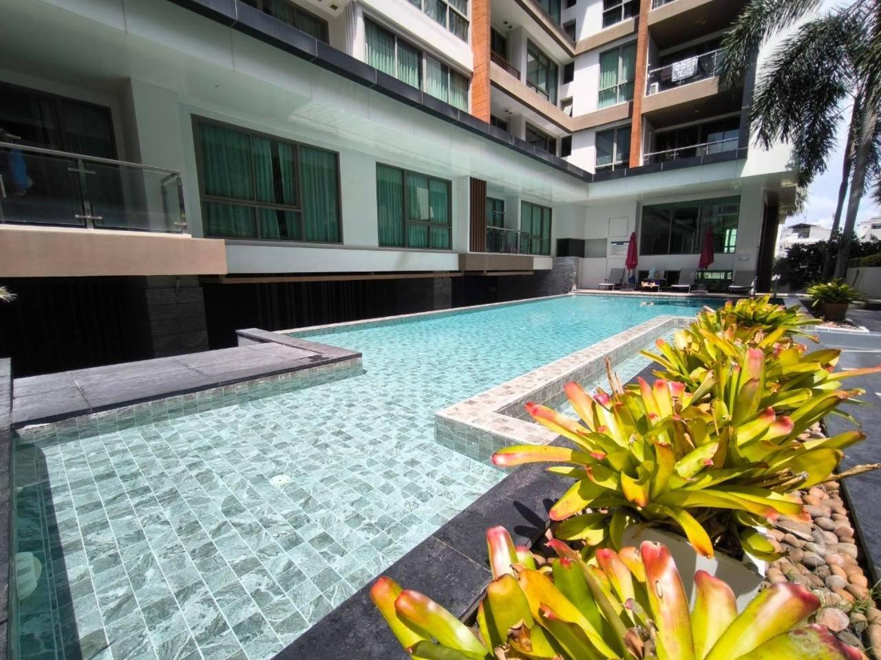 The Urban City Center By Fantasea Beach Pattaya Exteriér fotografie
