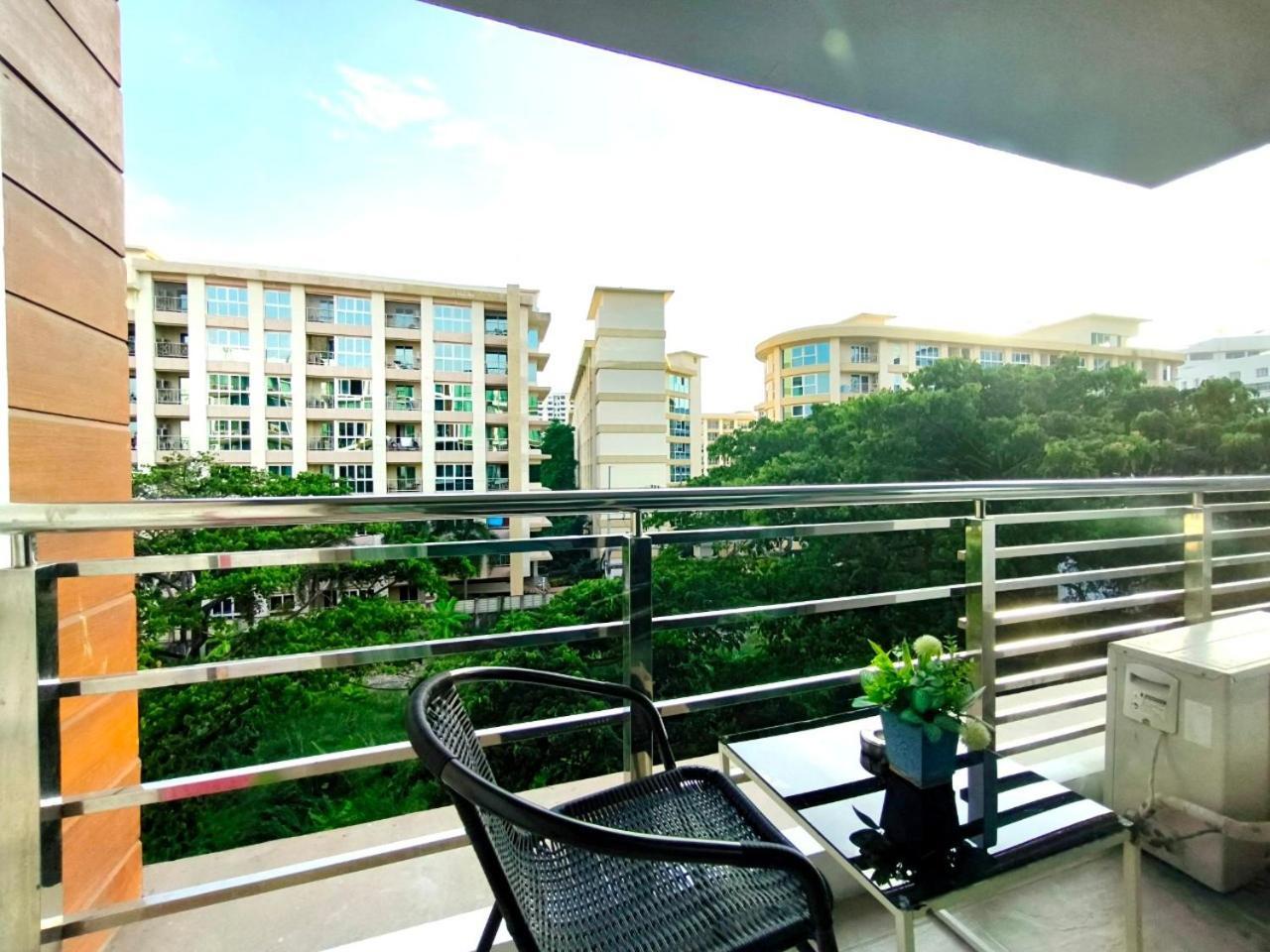The Urban City Center By Fantasea Beach Pattaya Exteriér fotografie